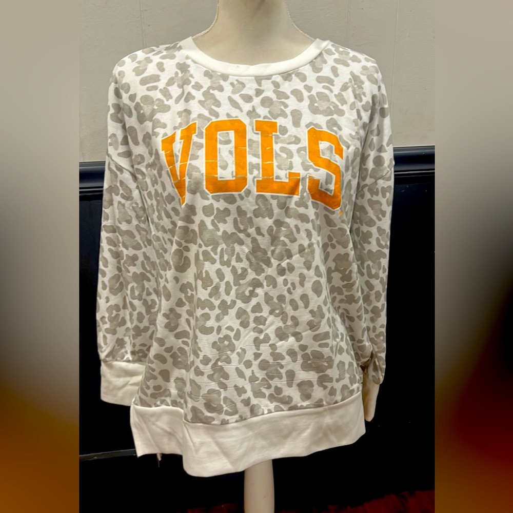 Brand new sweater 
Size M 
Game day couture
Smoke free